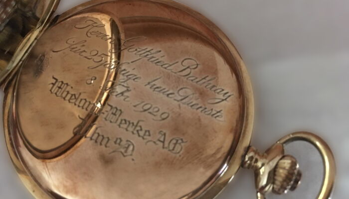Pocket watch with engraving
